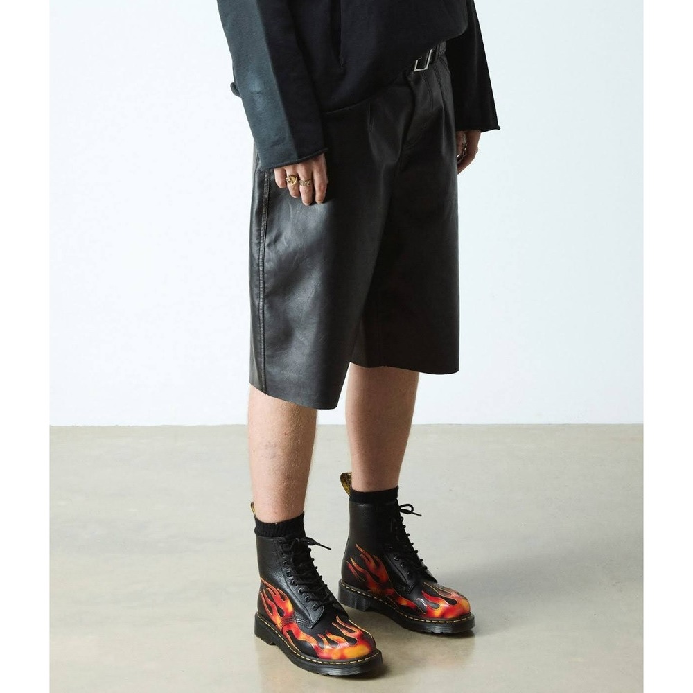 Unisex M7 / W8 Dr. Martens Boots 1460 Pascal Flame Arcadia Rub Off Leather Black